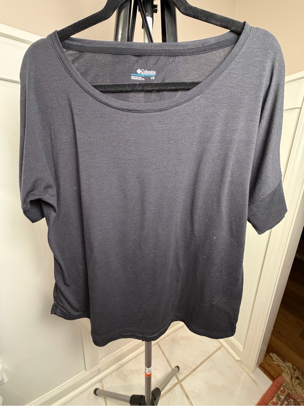 Columbia Black Relaxed Dolman Short Sleeve Performance Top Size L
